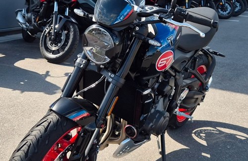 Neumotorrad Triumph Trident 660 Triple Tribute