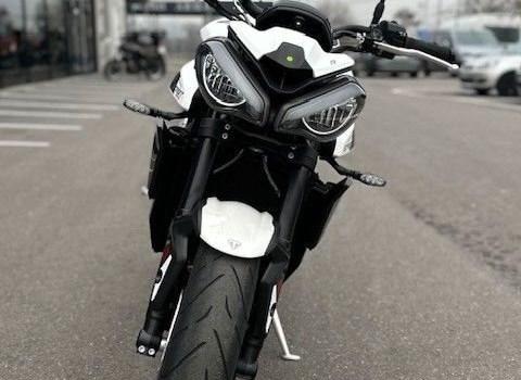 Gebrauchtmotorrad Triumph Street Triple 765 R - Bild 2