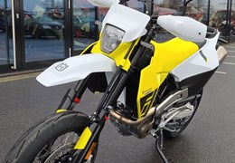 Neumotorrad Husqvarna 701 Supermoto
