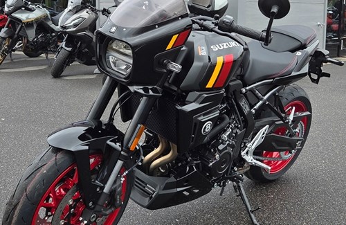 Neumotorrad Suzuki GSX-8TT