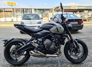 Neumotorrad Triumph Trident 660