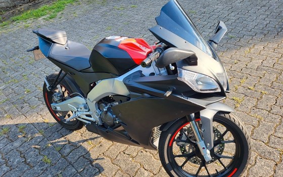 Gebrauchtmotorrad Aprilia RSV 4 - Bild 1