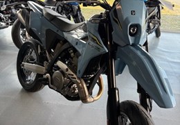 Neumotorrad Suzuki DR-Z4SM