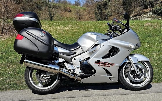 Gebrauchtmotorrad Kawasaki ZZR 1200 - Bild 1