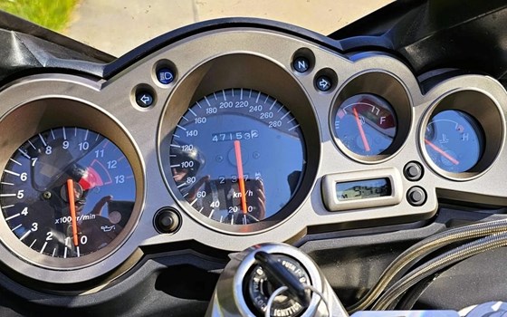 Gebrauchtmotorrad Kawasaki ZZR 1200 - Bild 8