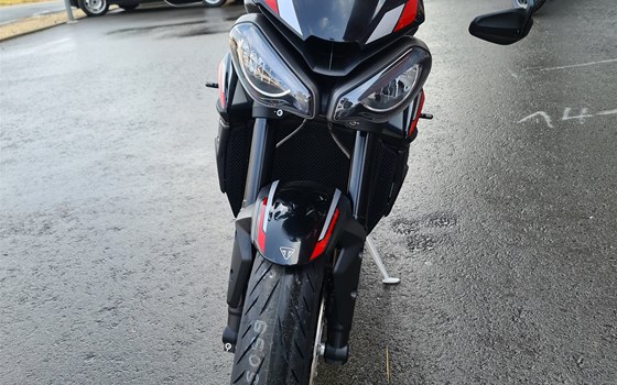 Gebrauchtmotorrad Triumph Street Triple 765 R - Bild 6