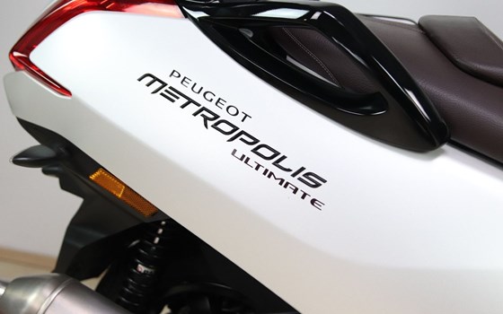 Gebrauchtmotorrad Peugeot Metropolis 400 - Bild 4