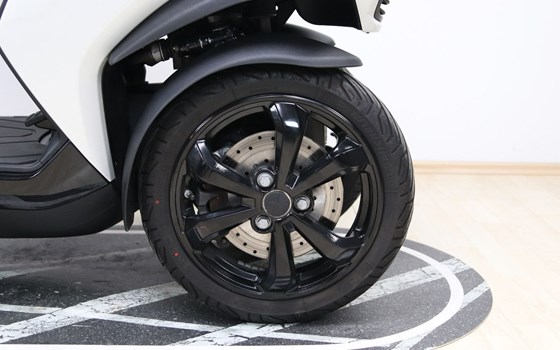 Gebrauchtmotorrad Peugeot Metropolis 400 - Bild 5