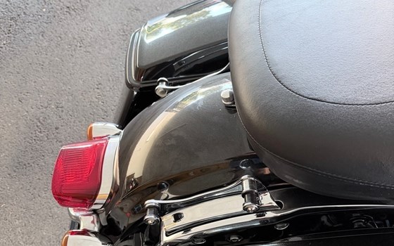 Gebrauchtmotorrad Harley-Davidson Electra Glide Classic FLHTC - Bild 13