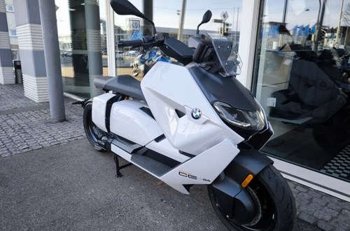 BMW CE 04
