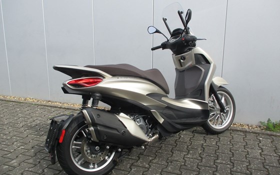 Gebrauchtmotorrad Piaggio Beverly 400 hpe - Bild 6