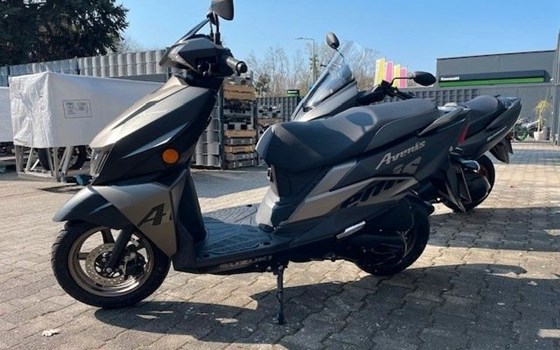 Neufahrzeug Suzuki Avenis 125 - Bild 4