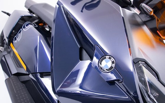 Gebrauchtmotorrad BMW CE 04 - Bild 10