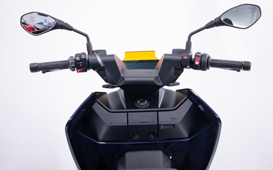 Gebrauchtmotorrad BMW CE 04 - Bild 12