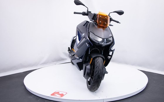 Gebrauchtmotorrad BMW CE 04 - Bild 2