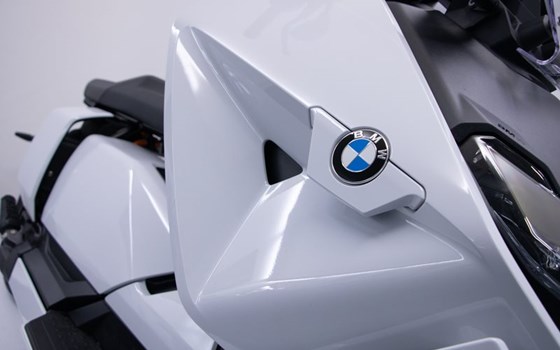 Gebrauchtmotorrad BMW CE 04 - Bild 10