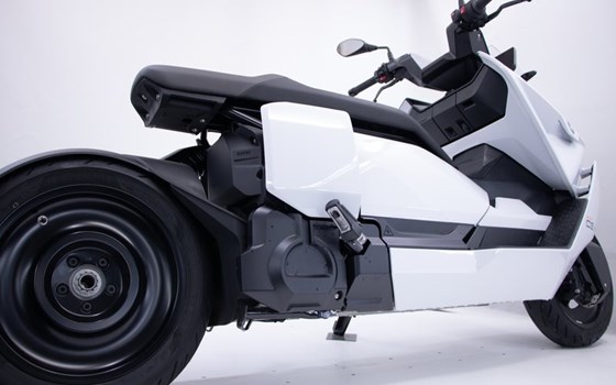 Gebrauchtmotorrad BMW CE 04 - Bild 11