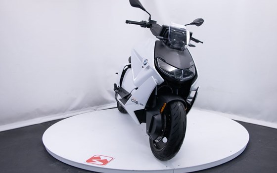 Gebrauchtmotorrad BMW CE 04 - Bild 2