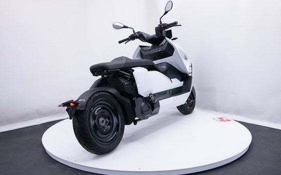 Gebrauchtmotorrad BMW CE 04 - Bild 6