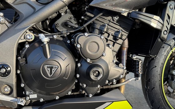 Gebrauchtmotorrad Triumph Speed Triple RS - Bild 4