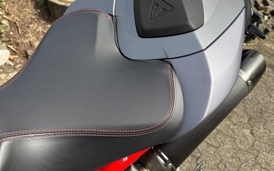 Motorrad Occasion Triumph Speed Triple 1050 - Bild 7