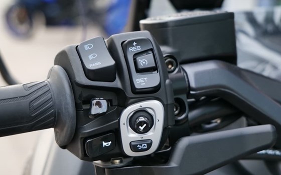 Gebrauchtmotorrad Yamaha TMAX 560 Tech Max - Bild 4