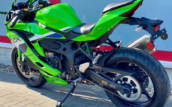 Neufahrzeug Kawasaki Ninja ZX-4RR - Bild 4