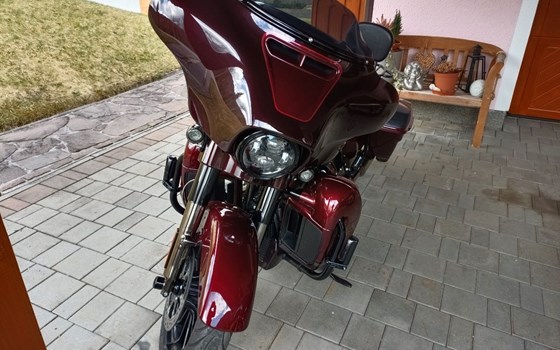 Gebrauchtmotorrad Harley-Davidson CVO Street Glide FLHXSE - Bild 1