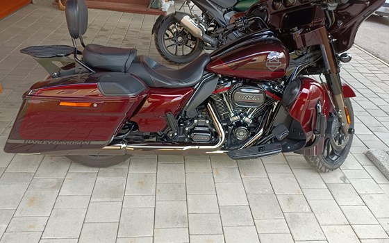 Gebrauchtmotorrad Harley-Davidson CVO Street Glide FLHXSE - Bild 2