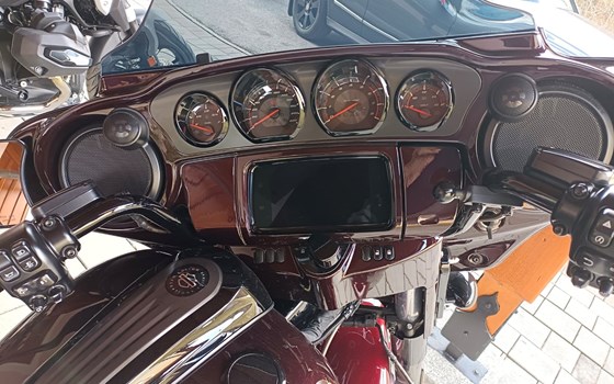 Gebrauchtmotorrad Harley-Davidson CVO Street Glide FLHXSE - Bild 3