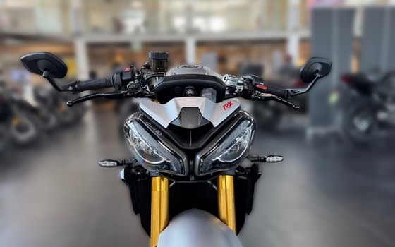 Neufahrzeug Triumph Street Triple 765 R A2 - Bild 8
