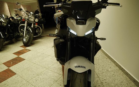 Gebrauchtmotorrad Yamaha MT-09 - Bild 3