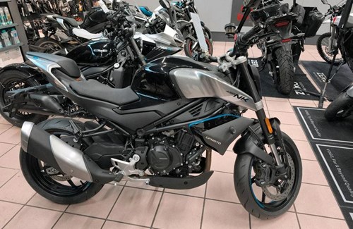 Neumotorrad CFMOTO 450NK