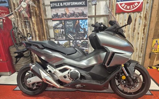 Gebrauchtmotorrad Honda Forza 750 - Bild 2