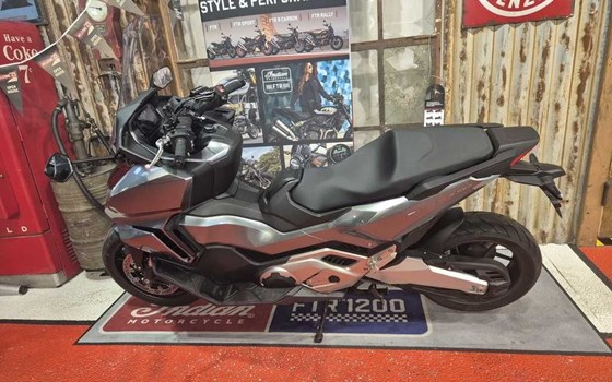 Gebrauchtmotorrad Honda Forza 750 - Bild 6