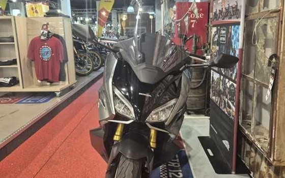 Gebrauchtmotorrad Honda Forza 750 - Bild 8