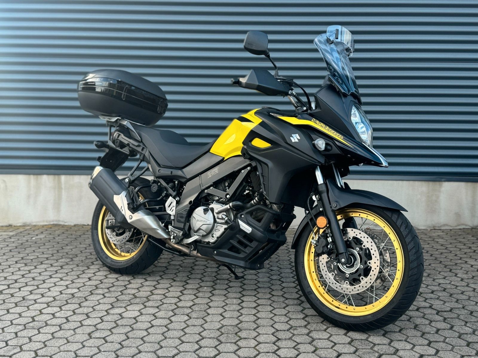 Suzuki V-Strom 650