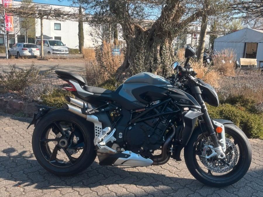 MV Agusta Brutale 1000 RS 