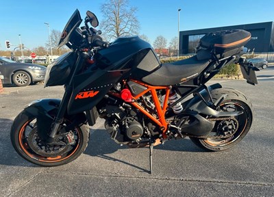 GEBRAUCHTFAHRZEUG KTM 1290 Super Duke R