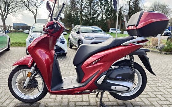 Gebrauchtmotorrad Honda SH125i - Bild 6