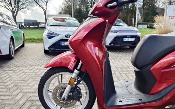 Gebrauchtmotorrad Honda SH125i - Bild 7