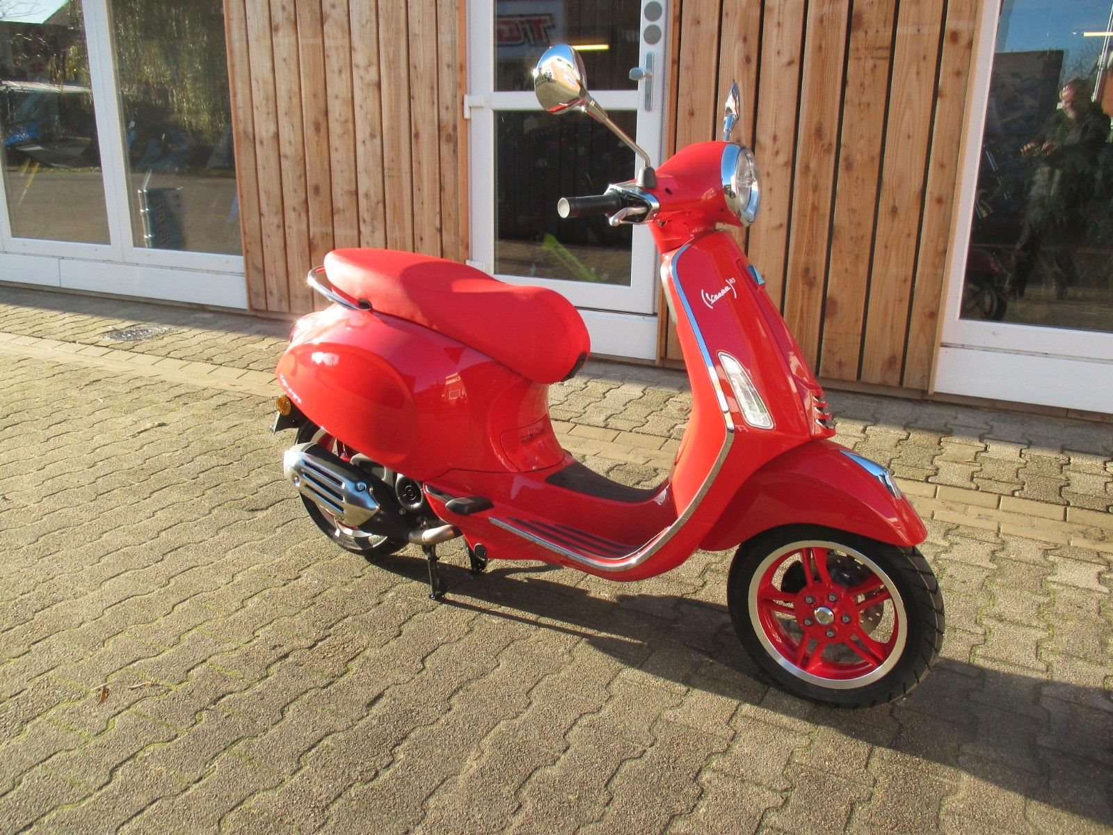 Vespa Primavera RED 50