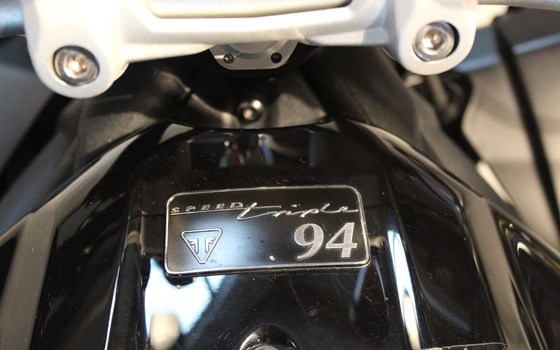 Gebrauchtmotorrad Triumph Speed Triple ´94 - Bild 8