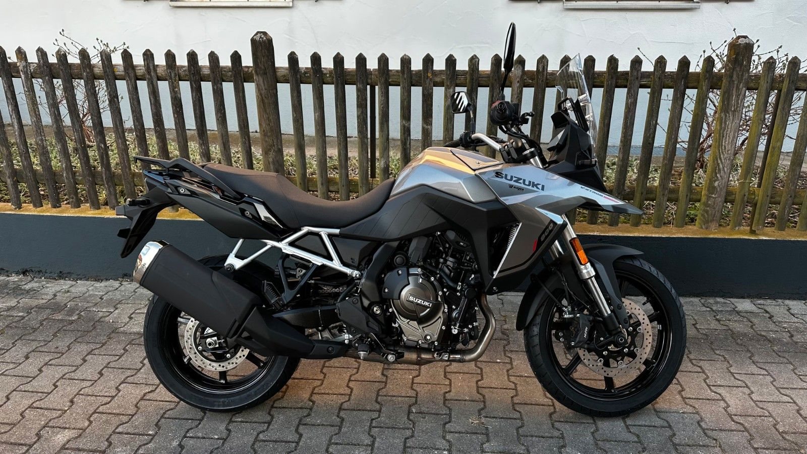 Suzuki V-Strom 800
