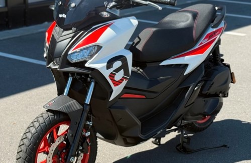Neumotorrad Aprilia SR GT Sport 125