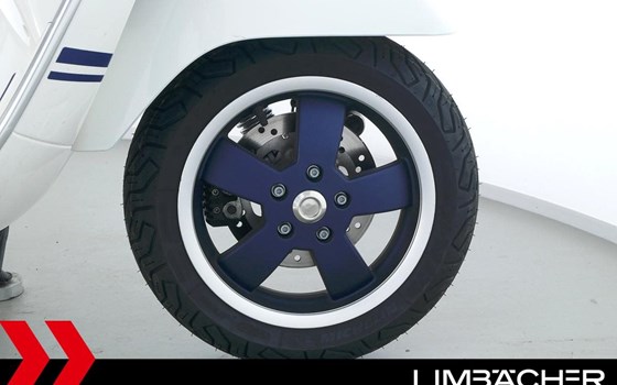 Gebrauchtmotorrad Vespa GTS 300 - Bild 14