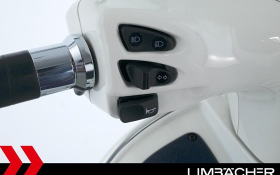 Gebrauchtmotorrad Vespa GTS 300 - Bild 21