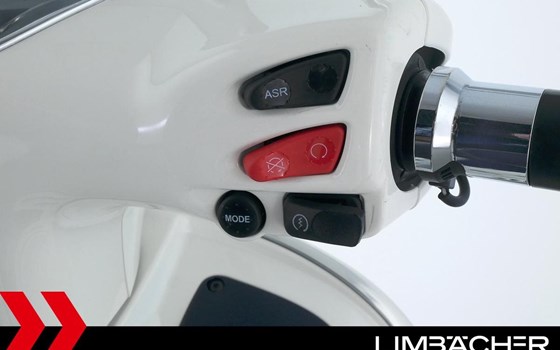 Gebrauchtmotorrad Vespa GTS 300 - Bild 22