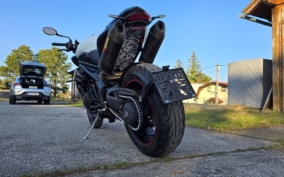 Gebrauchtmotorrad Triumph Speed Triple 1050 - Bild 1