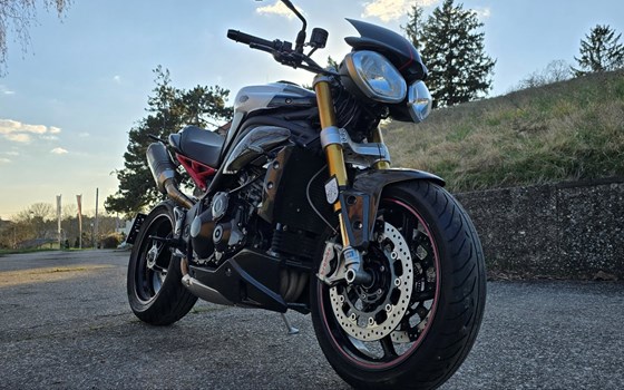 Gebrauchtmotorrad Triumph Speed Triple 1050 - Bild 2